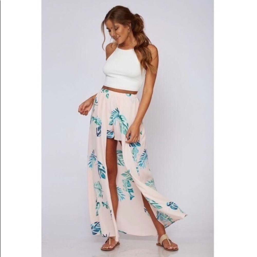 ✨Resort ready! Blush skirt short combo✨